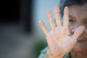 maltrato de ancianos